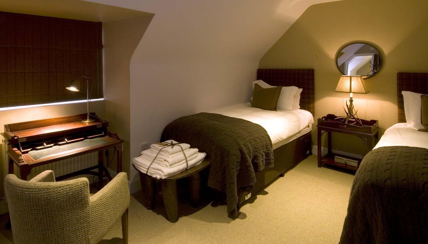 The Percy Arms Hotel Guildford Szoba fotó